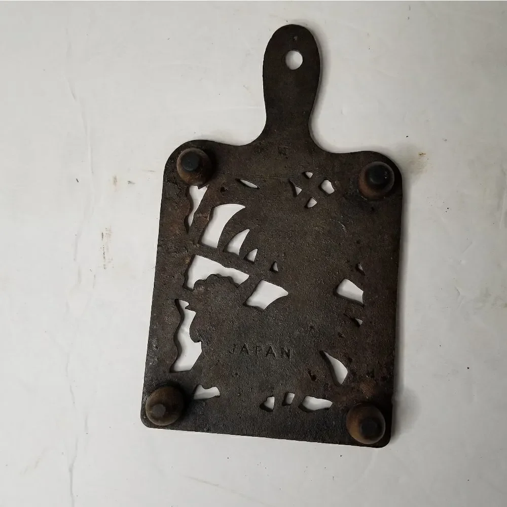 Cast iron trivet vintage farmhouse style with rooster
